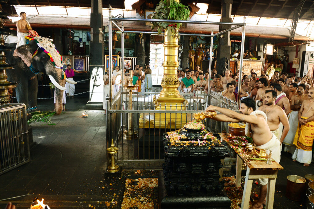Guruvayur Ulasavabali Temple Inside