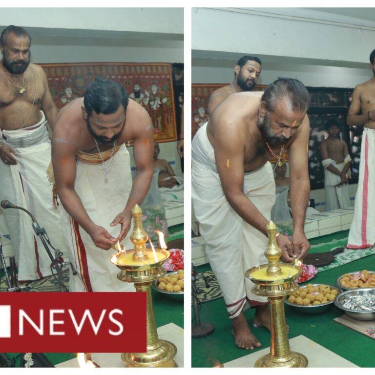 നാമ, യജ്ഞവേദിയിൽ, ബ്രഹ്മശ്രി കാപ്ര അച്യുതൻ നമ്പൂതിരിയുടെ പ്രഭാഷണവും, ഗുരുവായുരപ്പന്റെ ശാന്തിയേറ്റ കീഴ്ശാന്തിമാരുടെ ആരതിയും.