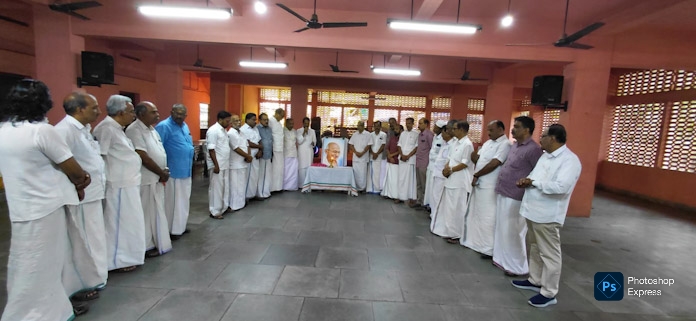ഗാന്ധിജയന്തി ദിനത്തിൽ ഗുരുവായൂരിൽ പുഷ്പാർച്ചനയും അനുസ്മരണ സദസ്സും 1 1001371772